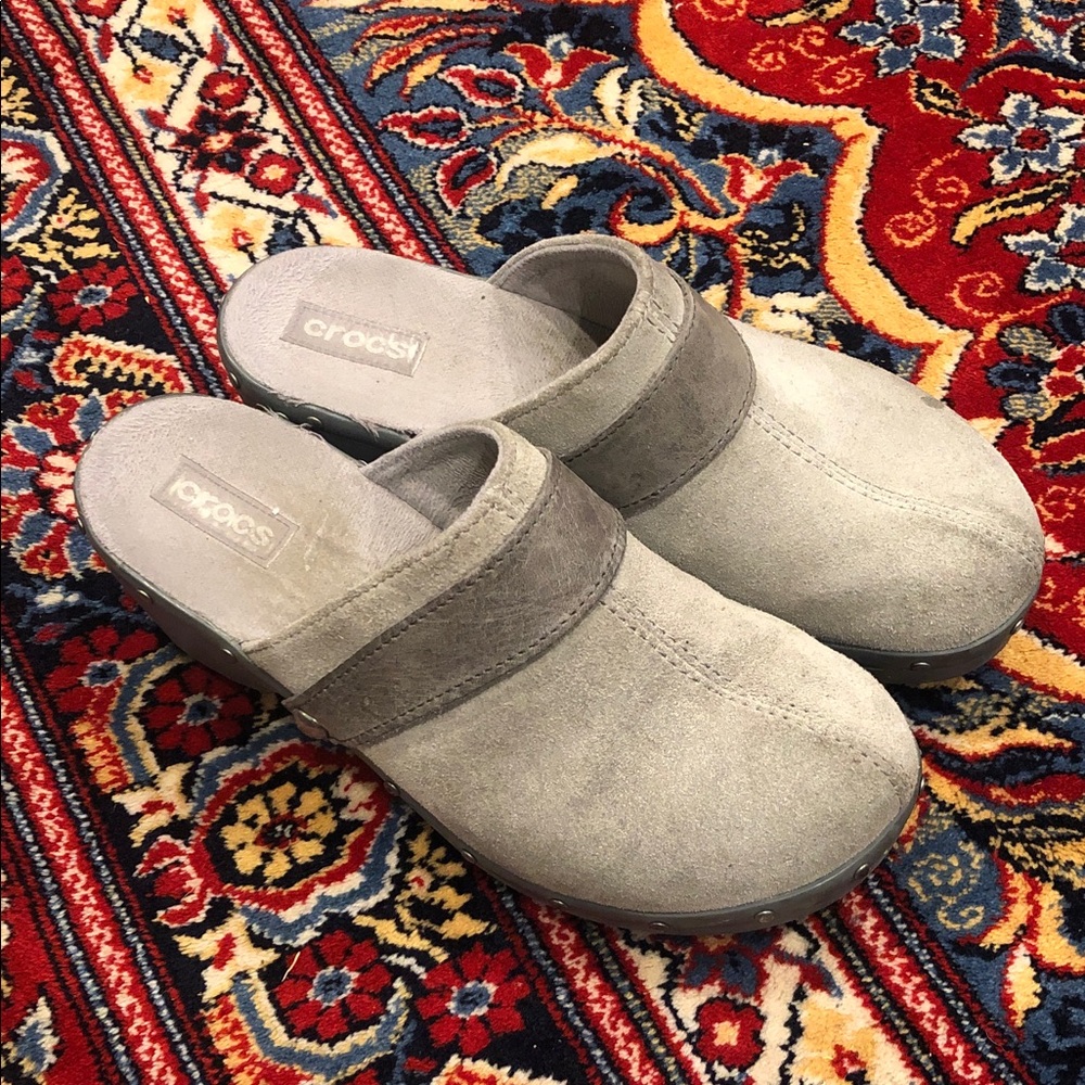 Pre-loved crocs clogs